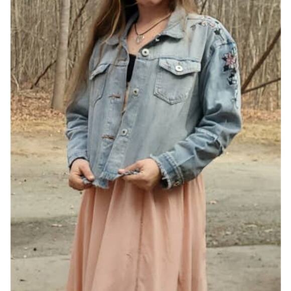POL floral embroidered frayed denim crop jacket small